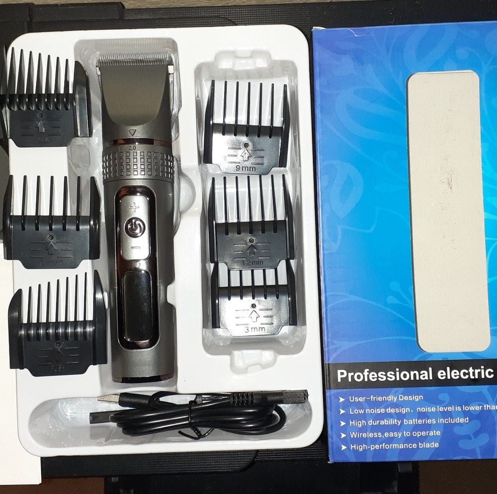 BUY ONE GET ONE FREE!!!!! Five Speeds USB Interface Electric Clippers - Picture 10 of 10